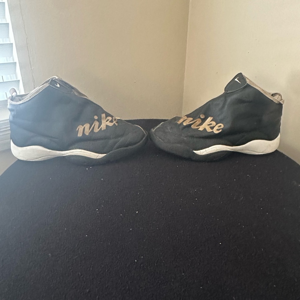 Vintage 98-99Nike Air Son Of Glove(Cursive) Rare Size 14 Good Condition No Box